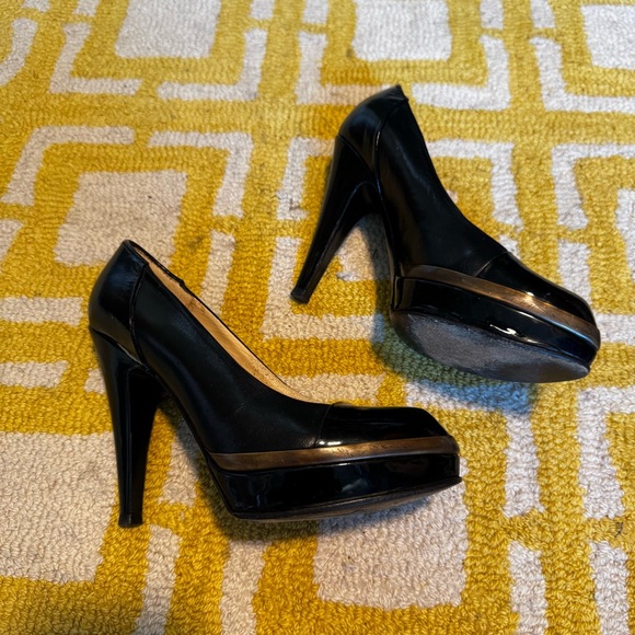 Yves Saint Laurent Glossy Black Heels - Picture 2 of 11